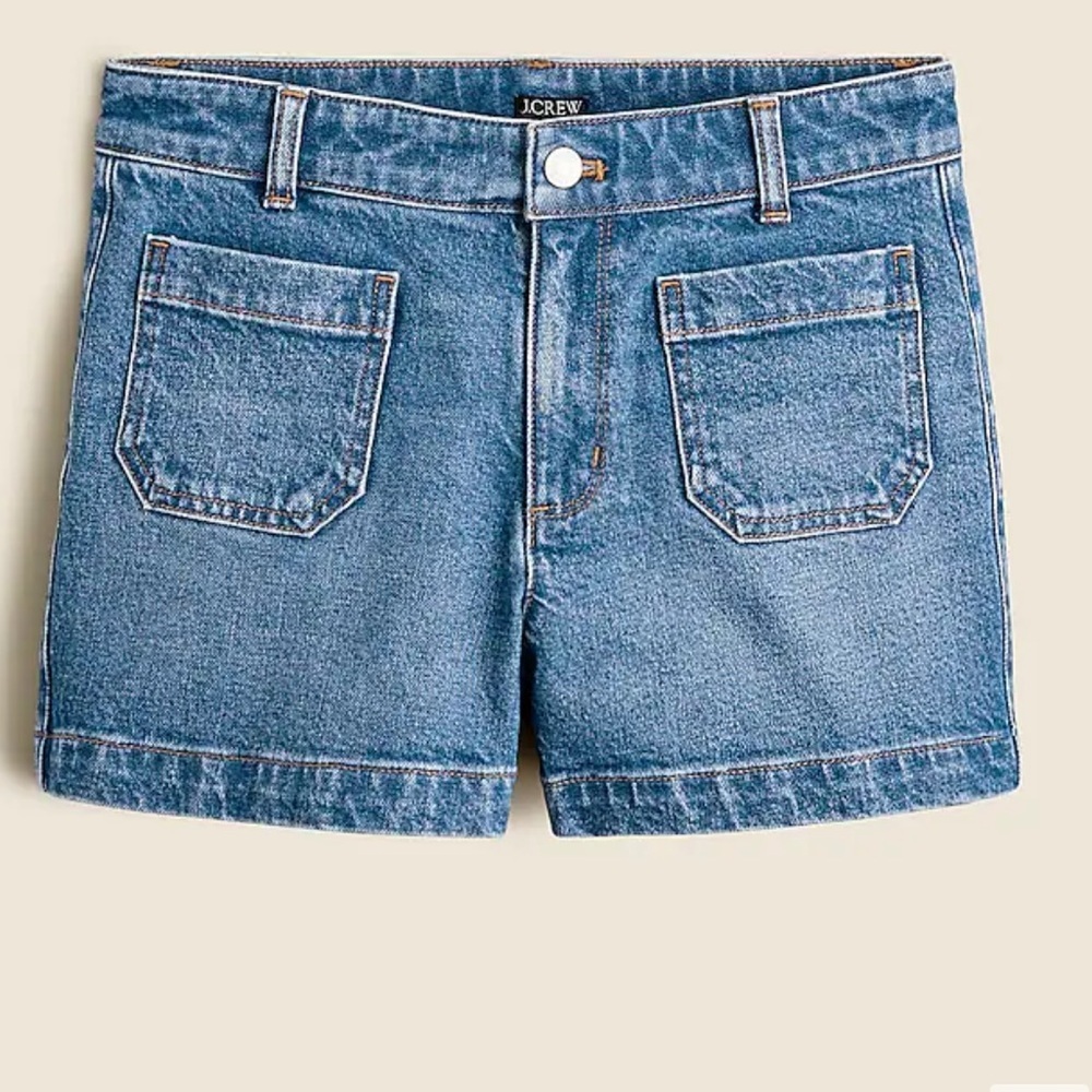 NWT! J.Crew Patch-pocket denim short in Hillside wash. Size 22. BY146